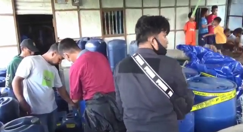 Terungkap, 3 Ton BBM Jenis Solar Bersubsidi yang Ditimbun di Rumah Warga Akan Dijual ke Fakfak