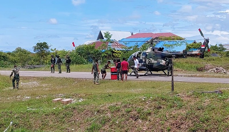 Prajurit TNI-Polri Selamatkan 15 Warga yang Disandera Teroris di Papua Pegunungan - Bagian 2