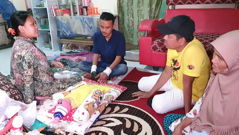 Kisah Pilu Kuli di Purwakarta Kehilangan Tangan akibat Tersengat Listrik, Istri Baru Lahiran