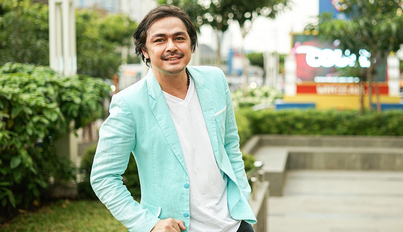 Foto Thomas Djorghi Tampil Awet Muda saat Rilis Lagu Karya Guruh Soekarnoputra - Bagian 2