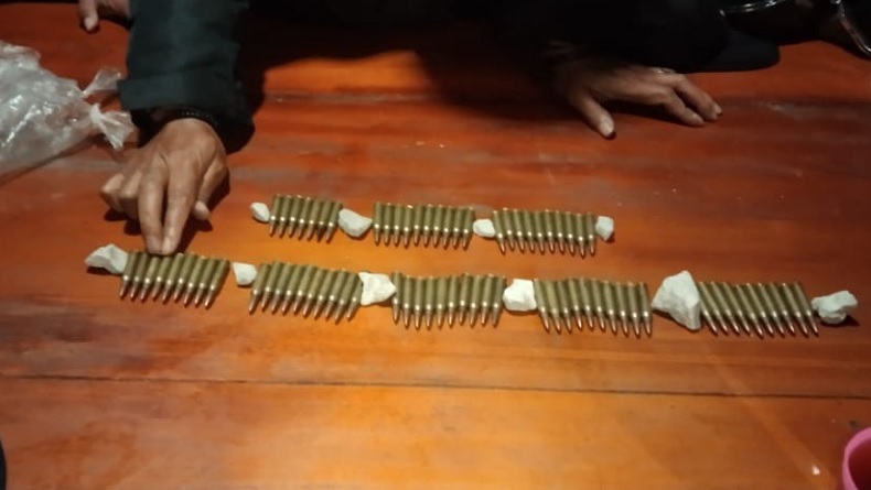title 2 Oknum TNI AD Ditangkap karena Miliki Amunisi Ilegal, Prajurit Organik Kodim 1702/Jayawijaya 2 Oknum TNI AD Ditangkap karena Miliki Amunisi Ilegal, Prajurit Organik Kodim 1702/Jayawijaya