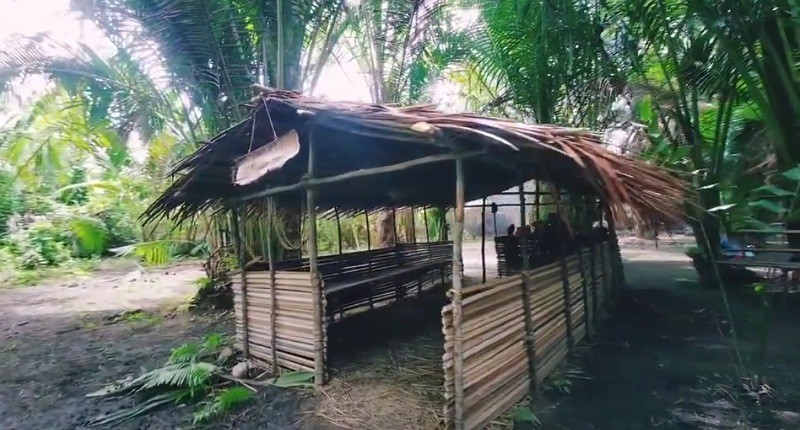 Mengintip Restoran Unik di Tengah Hutan Sagu Satu-satunya di Indonesia, Menu Diolah Tanpa Minyak!