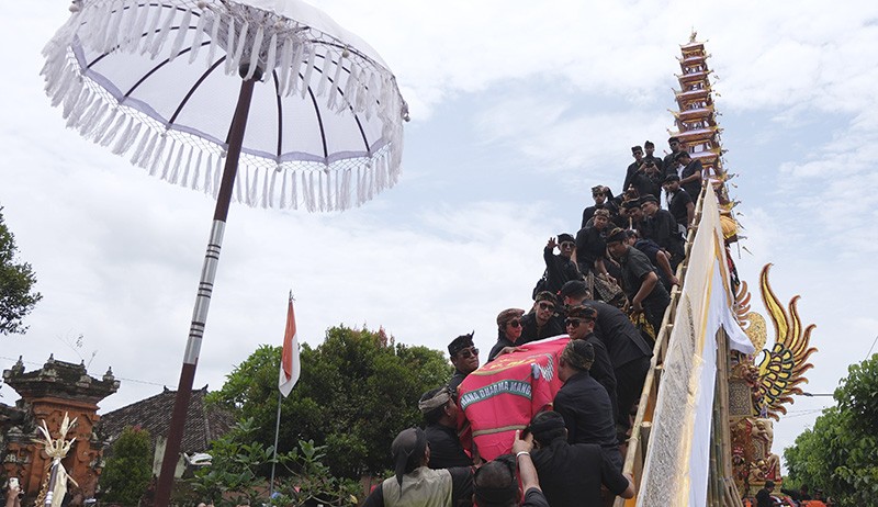 Upacara Ngaben Putra Bungsu Pahlawan Nasional I Gusti Ngurah Rai - Bagian 3