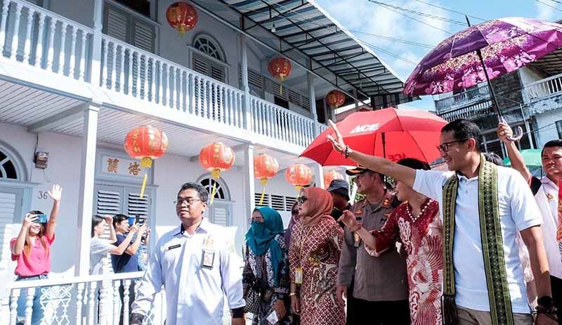 Sandiaga Uno Kunjungi Destinasi Wisata Singkawang Kalbar - Bagian 2
