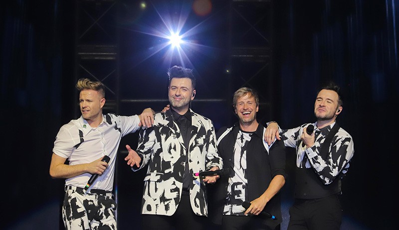 Westlife Ajak Penggemar Bernyanyi, ICE BSD Menggema - Bagian 2