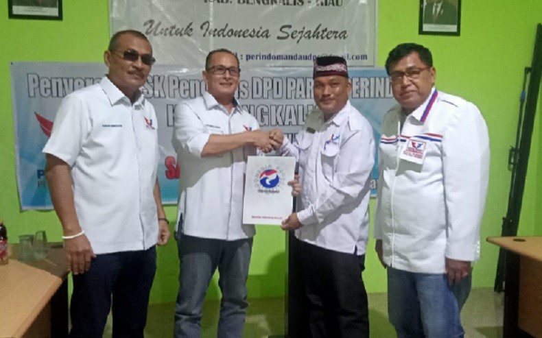 title DPW Partai Perindo Riau Serahkan SK Pengurus DPD Kabupaten Bengkalis DPW Partai Perindo Riau Serahkan SK Pengurus DPD Kabupaten Bengkalis