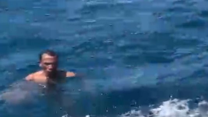 title Pingsan saat Diselamatkan, Ini Identitas Pemancing Hanyut di Perairan Jailolo Malut Pingsan saat Diselamatkan, Ini Identitas Pemancing Hanyut di Perairan Jailolo Malut
