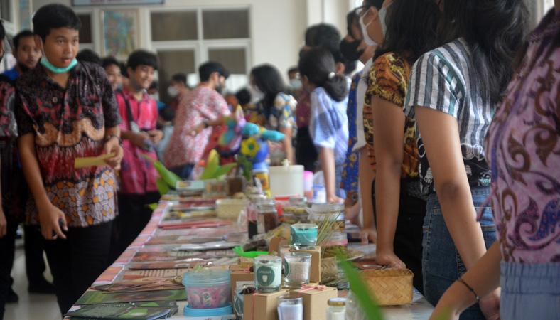  Keren, Sekolah di Semarang Ini Ajarkan Siswa TK hingga SMA Bikin Riset