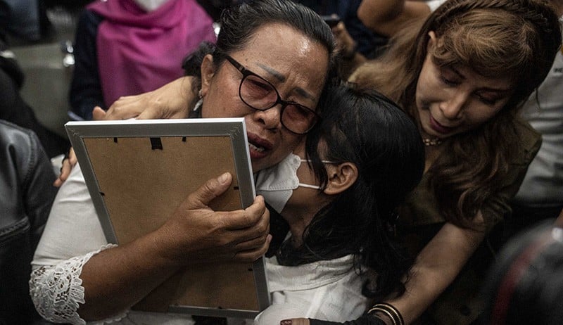 Foto-Foto Ibunda Brigadir J Meluapkan Emosi usai Ferdy Sambo Divonis Mati - Bagian 3