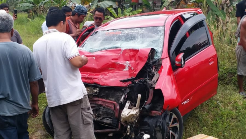 Tabrak Mobil Boks Usai Hadiri Musrenbang, Kades di Merangin Tewas
