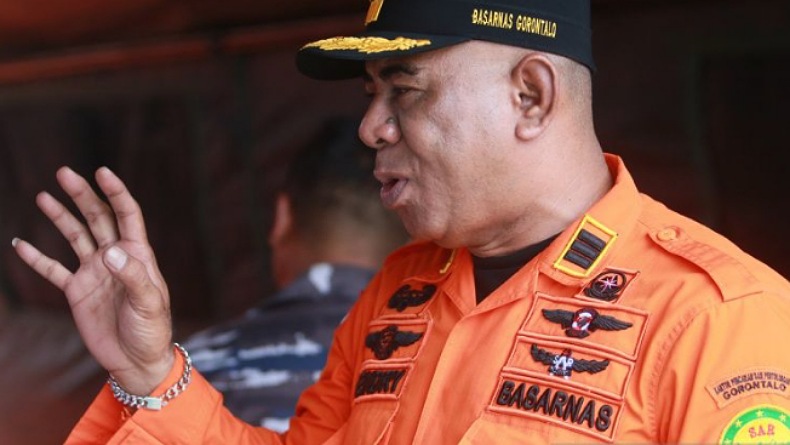 title Kapal Cepat Express Pricillia Mati Mesin di Teluk Tomini Ditarik KM Sabuk Nusantara Kapal Cepat Express Pricillia Mati Mesin di Teluk Tomini Ditarik KM Sabuk Nusantara