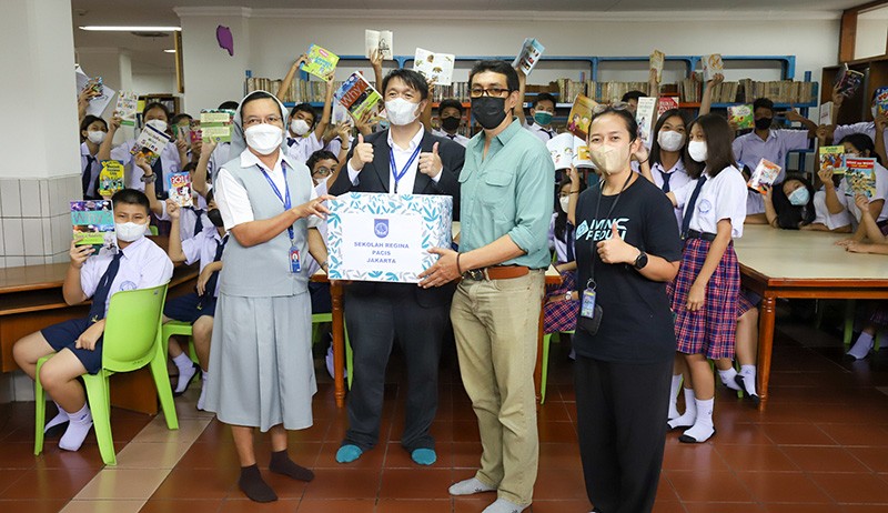 MNC Peduli dan Sekolah Regina Pacis Gelar Program Seribu Cinta Seribu Buku - Bagian 5
