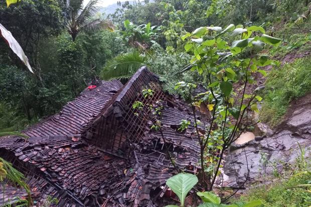 Rumah Warga Gedangsari Gunungkidul Rata dengan Tanah Dihantam Longsor