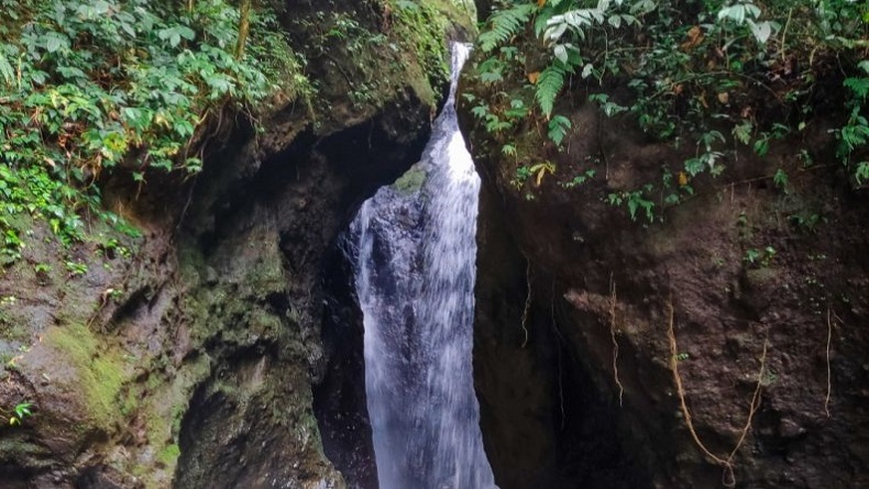 Mengintip Air Terjun Way Campang, Keindahan Wisata di Pesisir Barat Lampung