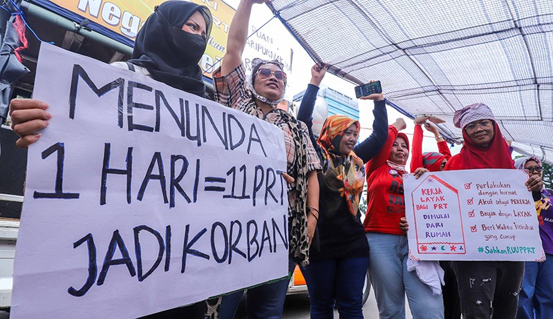 PRT Bentangkan Serbet Raksasa, Tolak Diskriminasi hingga Perbudakan - Bagian 5