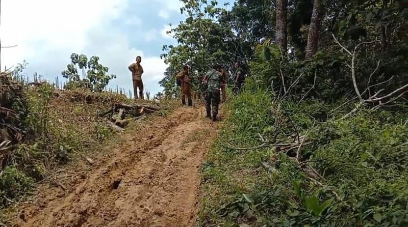 Viral Mobil Polisi Nyasar di Hutan Pati, Kades Wukirsari Ungkap Fakta Sebenarnya