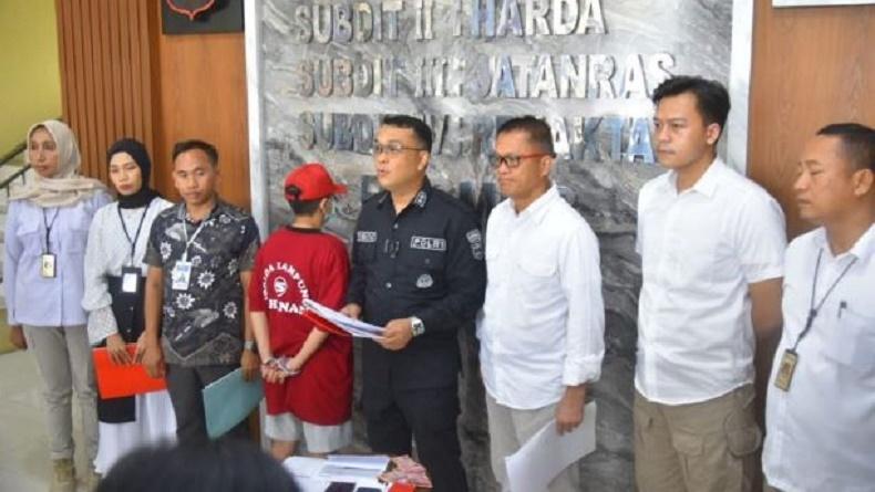title Jual Gadis Rp2,5 Juta untuk Jasa Seks, Perempuan di Bandarlampung Ditangkap Polisi Jual Gadis Rp2,5 Juta untuk Jasa Seks, Perempuan di Bandarlampung Ditangkap Polisi