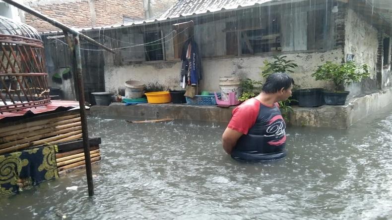 Diguyur Hujan Lebat, Sejumlah Daerah Di Kota Solo Mulai Kebanjiran