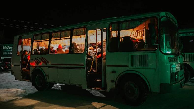 Cerita Horor Bus Hantu Banyuwangi-Surabaya: Waktu Tempuh 5 Menit, Ditemani Pocong