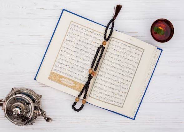 Hukum Tajwid Surat Al Hujurat Ayat 1-3 dan Artinya Beserta Cara Bacanya yang Benar