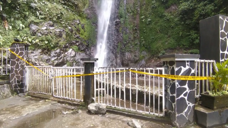Tanah Labil Picu Longsor Timpa Wisatawan saat Mandi di Air Terjun Sedudo Nganjuk