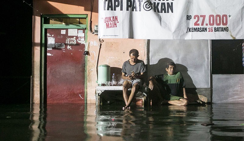 Banjir Rendam Perkampungan Kota Solo, Puluhan Warga Mengungsi - Bagian 1
