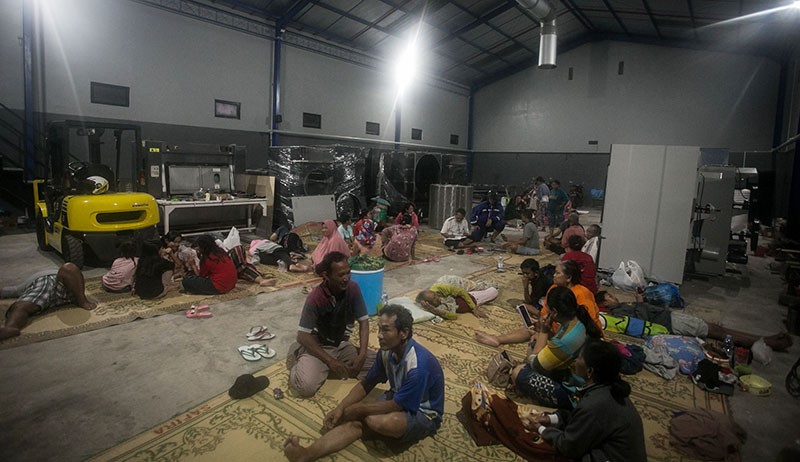 Banjir Rendam Perkampungan Kota Solo, Puluhan Warga Mengungsi - Bagian 2