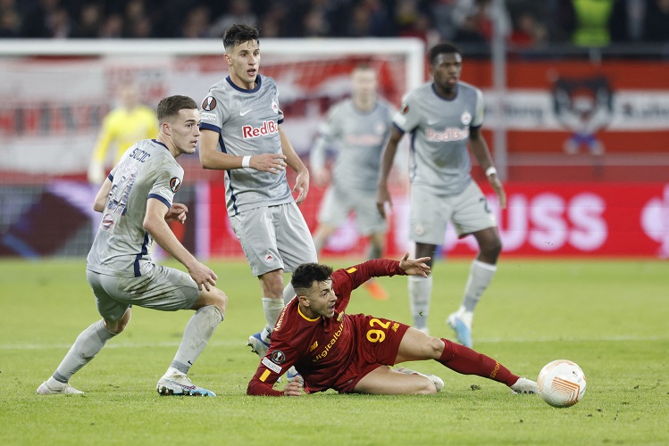 Hasil Lengkap Liga Europa Semalam: AS Roma Keok, Barca Vs Man United Sama Kuat