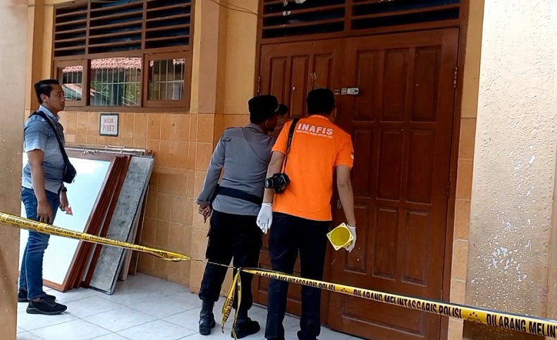 title SMKN Probolinggo Dibobol Maling, 29 Laptop dan Kamera Senilai Rp197 Juta Raib SMKN Probolinggo Dibobol Maling, 29 Laptop dan Kamera Senilai Rp197 Juta Raib