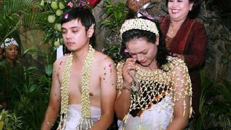 Mengenal Upacara Tingkeban, Perayaan Adat Jawa 7 Bulanan Bayi dalam Kandungan