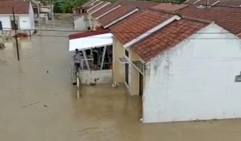 Tanggul Darurat Jebol, Perumahan Dinar Indah Semarang Kembali Terendam ...