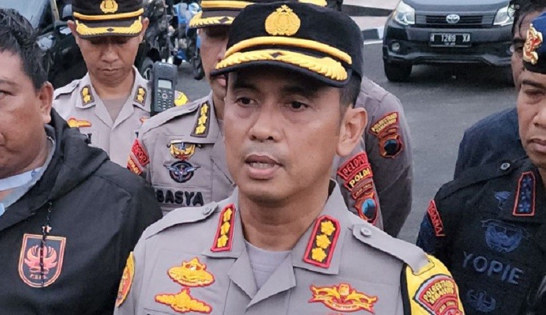 title Kerusuhan Suporter PSIS, Kapolrestabes Semarang Sebut 7 Polisi Terluka Kerusuhan Suporter PSIS, Kapolrestabes Semarang Sebut 7 Polisi Terluka
