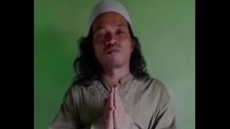 title Pemimpin Ritual Sesat di Tangerang Janjikan Kesuksesan kepada Warga yang Datang Pemimpin Ritual Sesat di Tangerang Janjikan Kesuksesan kepada Warga yang Datang