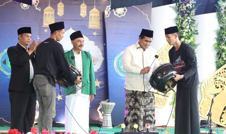 title Wagub Jateng Minta Generasi Muda Lestarikan Seni Hadrah Wagub Jateng Minta Generasi Muda Lestarikan Seni Hadrah