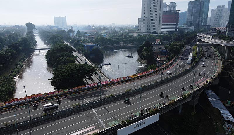 Ribuan Karangan Bunga Hiasi Ibu Kota saat Peresmian Graha PENA 98 - Bagian 6