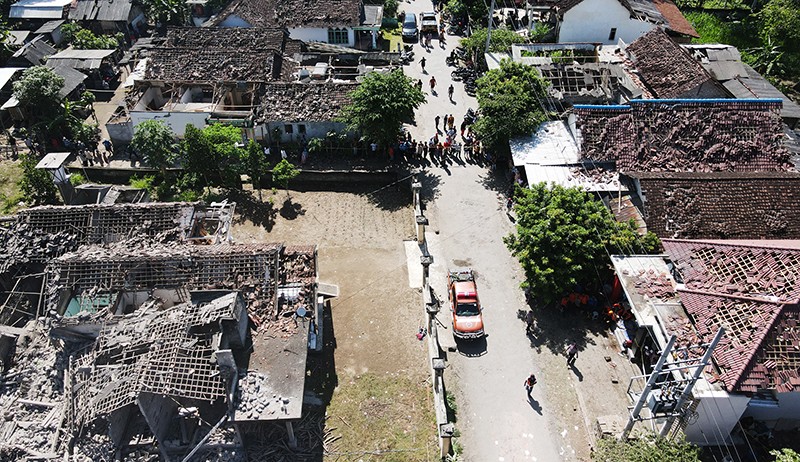 Penampakan dari Udara Dahsyatnya Ledakan di Blitar yang Tewaskan 1 Keluarga - Bagian 2