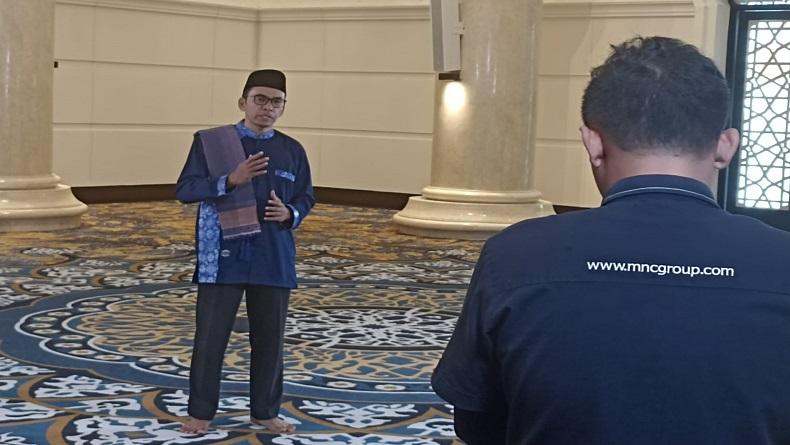 TGB Zainul Majdi Kagumi Arsitektur Masjid Raya Sheikh Zayed Solo