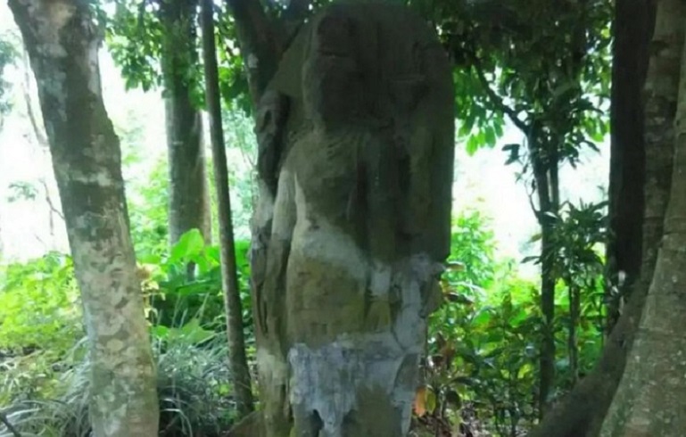 title Arca Batara Wisnu Setinggi 1,5 Meter di Malang Hilang Dicuri, Kades: Awas Celaka Arca Batara Wisnu Setinggi 1,5 Meter di Malang Hilang Dicuri, Kades: Awas Celaka
