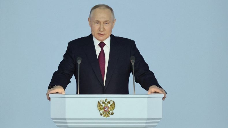 Diburu Pengadilan Kriminal Internasional, Putin Peringati 9 Tahun Pencaplokan Krimea
