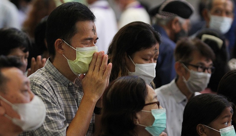 Suasana Khidmat Misa Rabu Abu di Gereja Katolik Kristus Raja Surabaya - Bagian 2