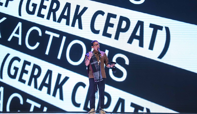 Menparekraf Sandiaga Uno Buka Indonesia Fashion Week 2023 - Bagian 1
