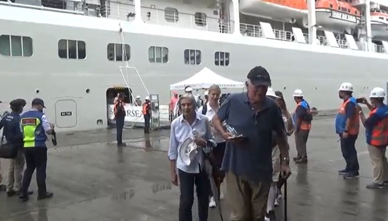 547 Wisatawan Asing Turun di Pelabuhan Makassar, Pertama sejak Pandemi