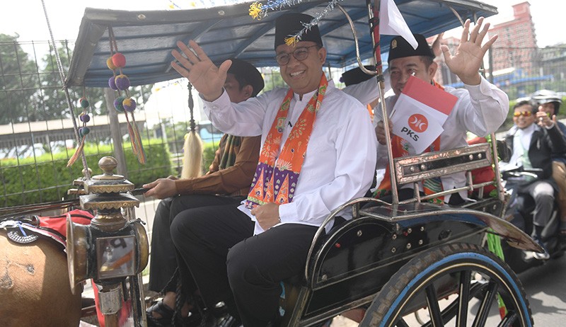 Anies Baswedan ke DPP PKS Naik Delman Hadiri Deklarasi Bakal Capres 2024 - Bagian 2