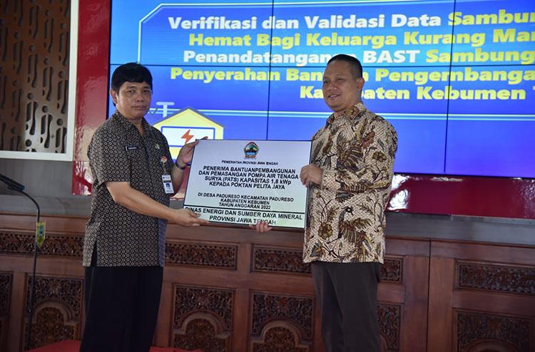 461 Keluarga Miskin di Kebumen Terima Sambungan Listrik Murah