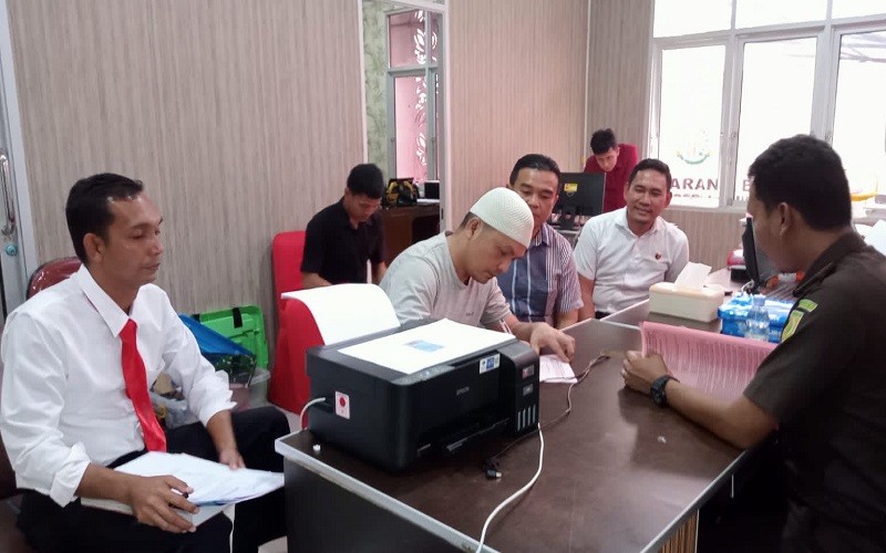 Korupsi Dana Desa Rp898 Juta, PNS Ini Nginap di Hotel Mewah dan Main Perempuan