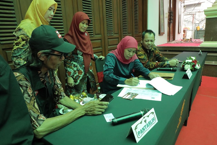 Jelang Pemilu 2024, KPU Gelar Coklit di Kediaman Gubernur Khofifah