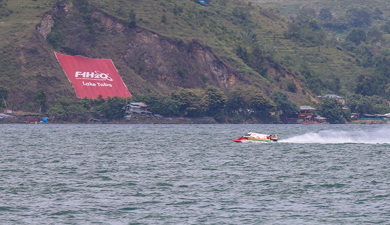 Pembalap F1 PowerBoat Ikuti Latihan Bebas di Danau Toba - Bagian 4