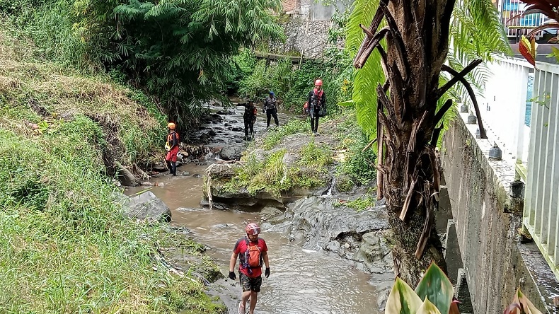 Belum Ditemukan, Pencarian Balita Hanyut di Selokan Malang Diperluas hingga Radius 42 Km
