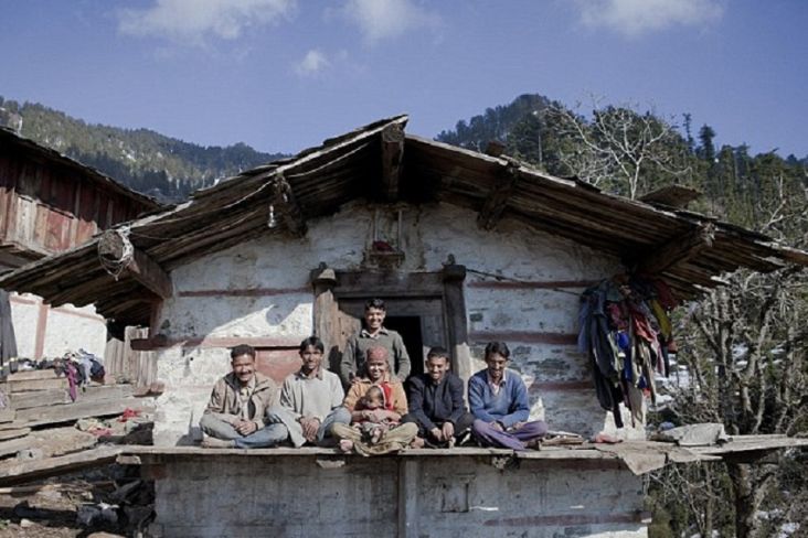  Waduh, Wanita Ini Nikahi 5 Pria Bersaudara dan Biasa Tidur Berenam 