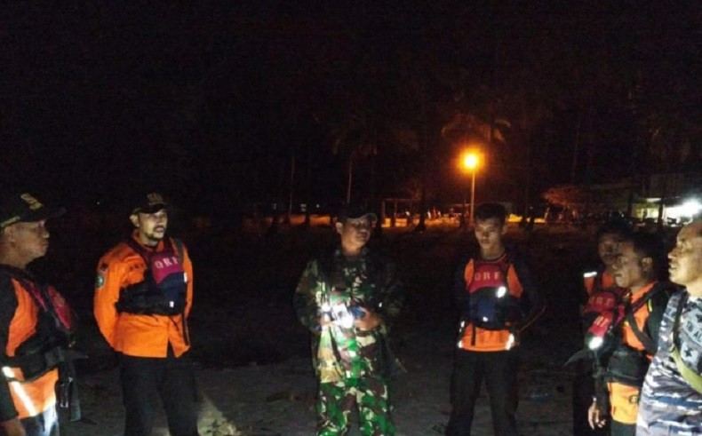 title Bocah 10 Tahun Terseret Arus saat Berenang di Pantai Batu Junjung Bintan Bocah 10 Tahun Terseret Arus saat Berenang di Pantai Batu Junjung Bintan